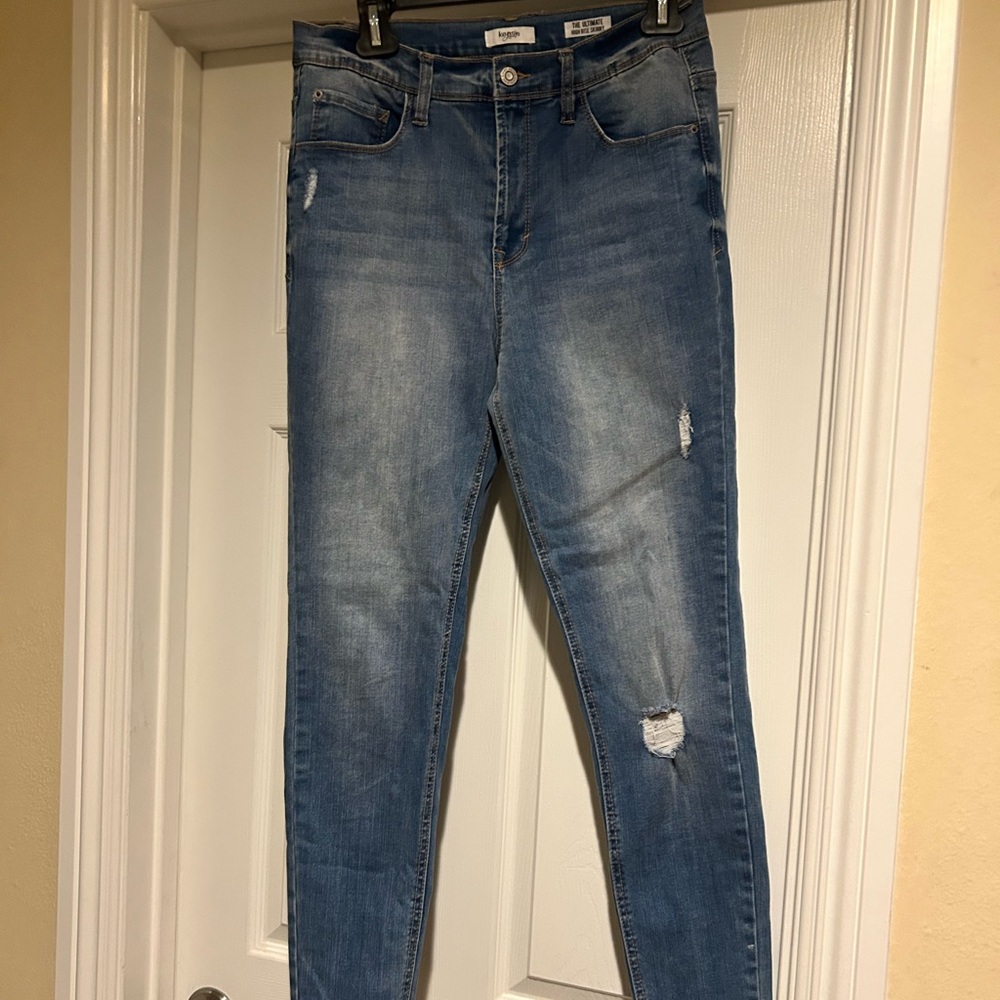 Women's Blue Distressed Jeans size 10/30